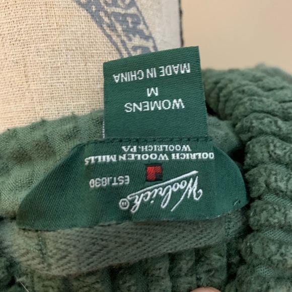 Woolrich Kinsdale Corduroy Vest Womens Medium Green Zipper Pockets Mock Neck - Picture 6 of 6